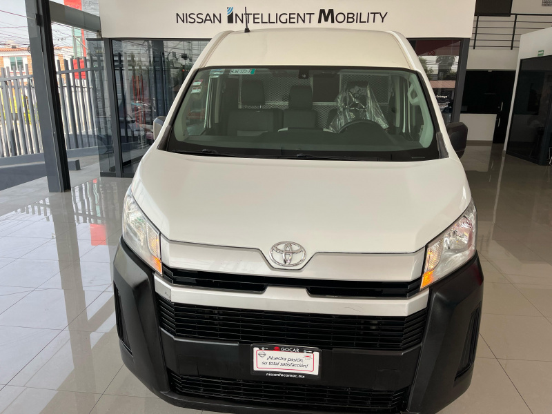 Toyota Comerciales Hiace Panel 5 pts. DX Superlarga, toldo alto, TM5 (línea nueva) 2020